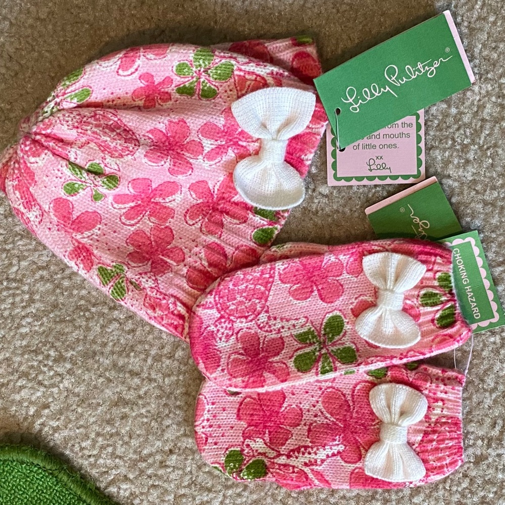 Lily Pulitzer Little Girls Hat and Mittens
